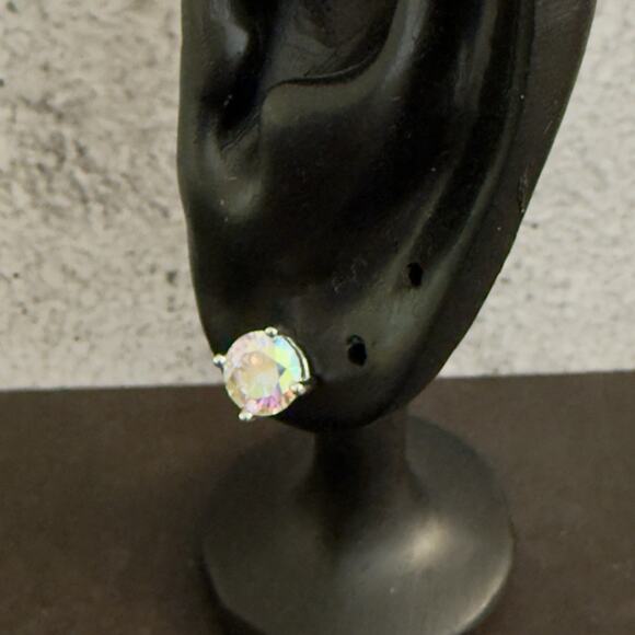 Beautiful 1ctw Iridescent Moissanite Stud Earrings, Sterling Silver 925-NEW - Picture 6 of 10